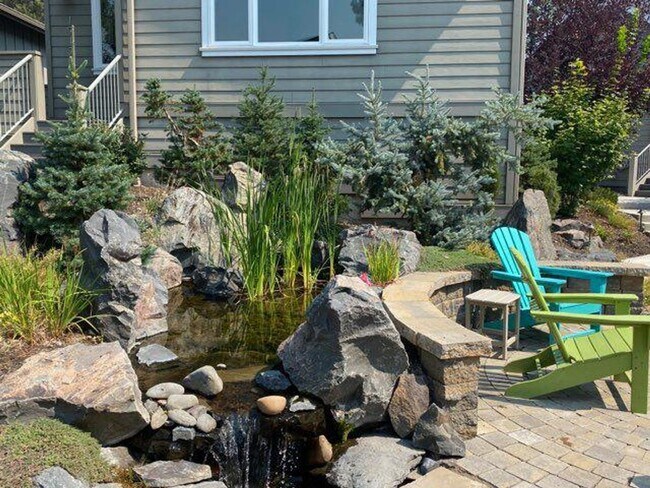 Building Photo - Furnished West Bend Home Available May-November