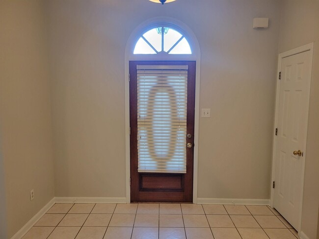 Building Photo - 275 Joel Cove