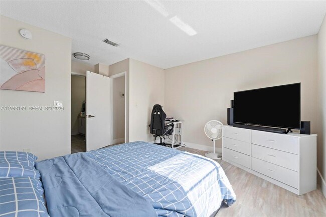 Building Photo - 4736 NW 114th Ave