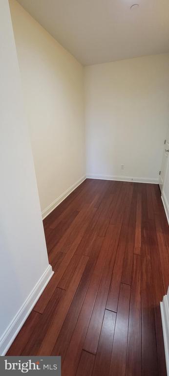 Building Photo - 1 N Commerce Square