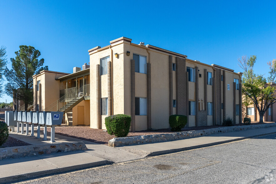 Primary Photo - Lynwood Garden Apartments