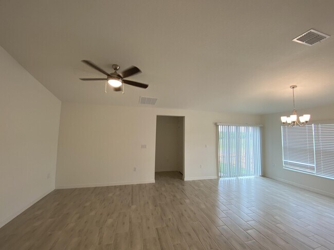 Building Photo - 1132 Papaya Cir