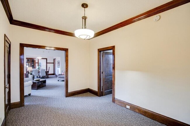 Building Photo - 2511 Fremont Ave N