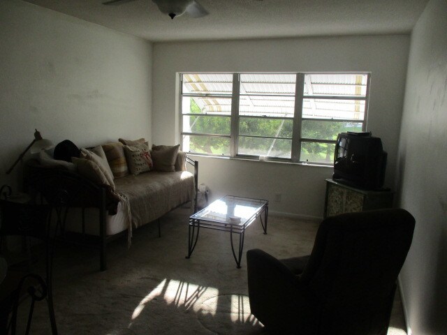 Building Photo - 2851 E Golf Blvd