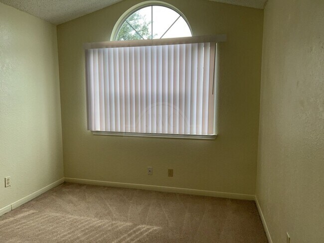 Building Photo - 3804 Water Oak Dr