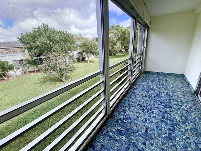 Building Photo - 98 Tilford Pl