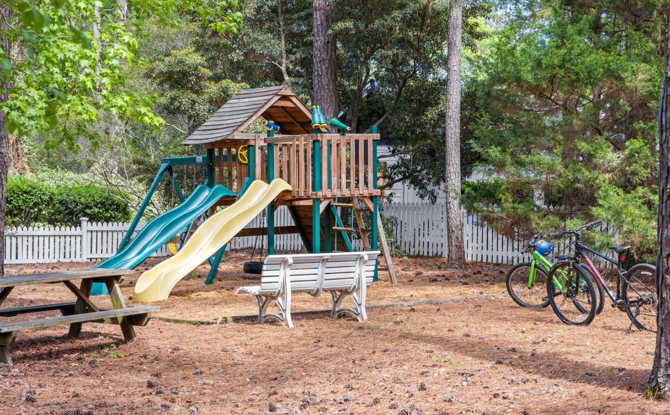 Building Photo - 393 Whisper Park Dr