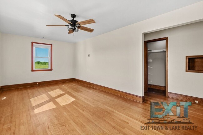 Building Photo - Country Feel, Modern Updates – 3BR Home on Quiet Road Just Outside of South Hill