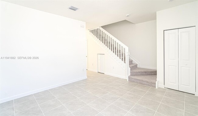 Building Photo - 2646 SE 27th Dr