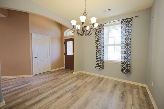 Building Photo - 6707 Hunters Creek Ln