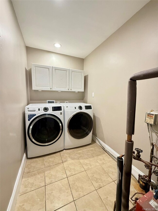 Building Photo - 102 Sycamore Cir