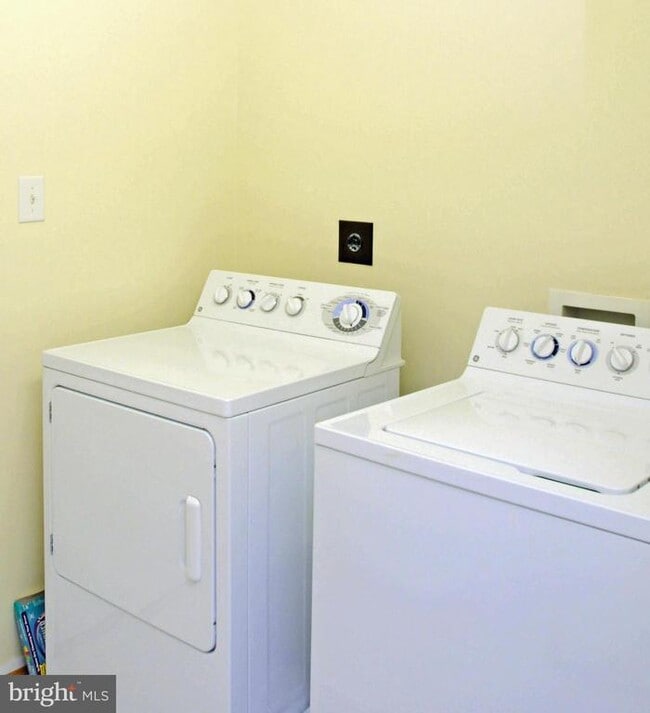 Building Photo - 2010 N Westmoreland St