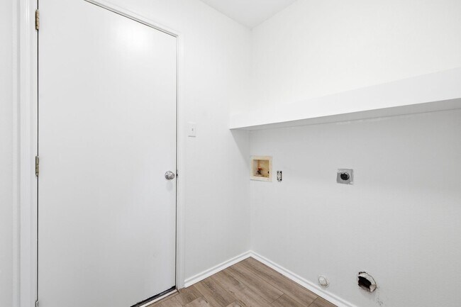 Building Photo - Charming 3 bedroom Home in Hutto!