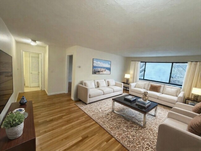 Building Photo - 112 Dustin St