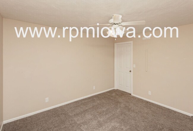 Building Photo - ESTABLISHED NEIGHBORHOOD!!! 4 Bedroom, 3 Bath Home in Ankeny