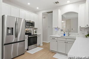 Building Photo - 8787 Laurel Canyon Dr