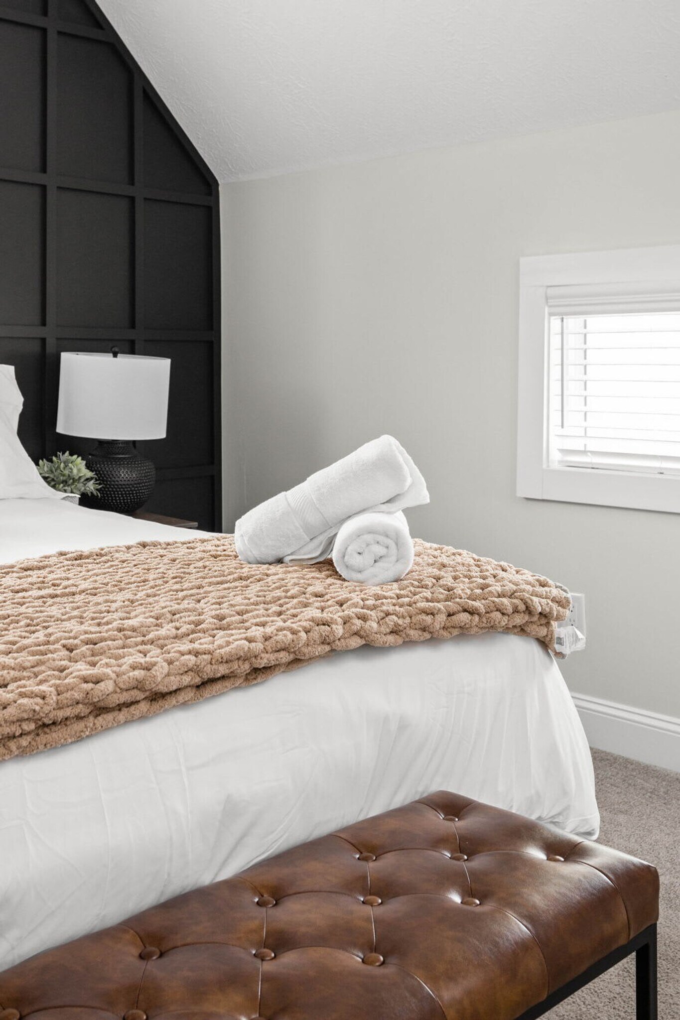 Building Photo - 341 Parkway Ave