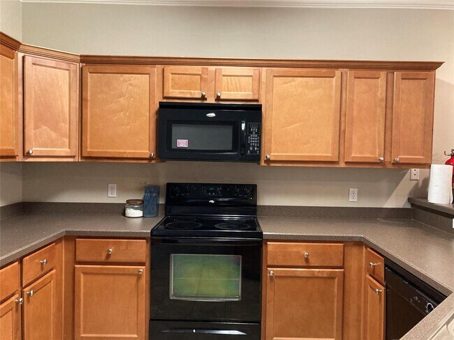 Building Photo - 2106 Main St