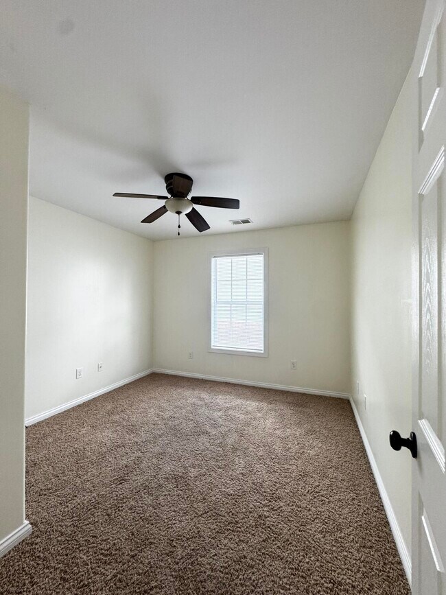 Building Photo - 328 Virginia Ln