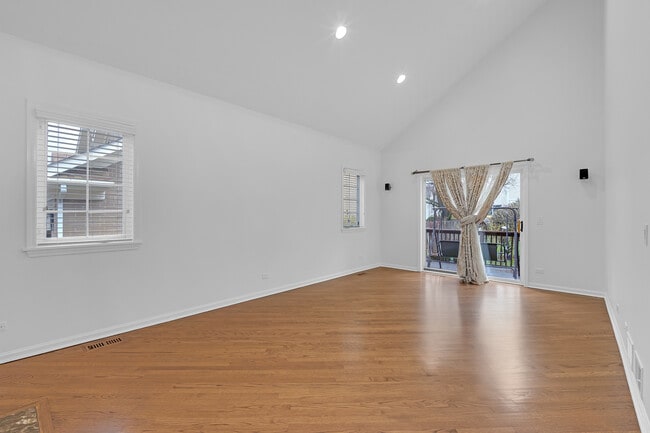 Building Photo - 141 Manchester Ct