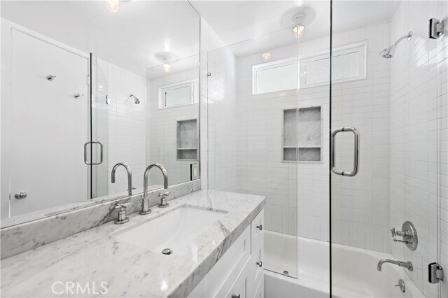 Building Photo - 1053 Oro St