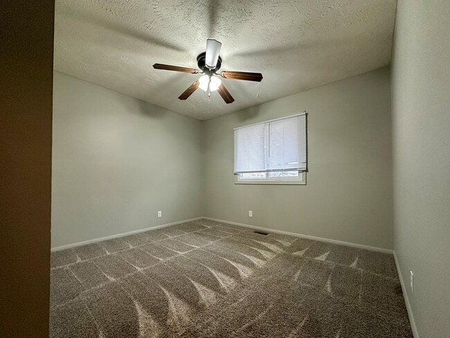 Building Photo - 2130 Essex Rd