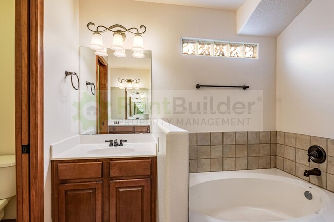 Building Photo - 9404 Endee Rd NW