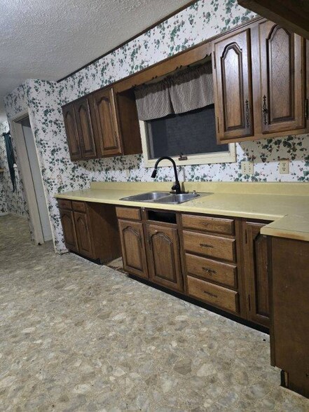 Building Photo - 203 Shavers Ford Rd