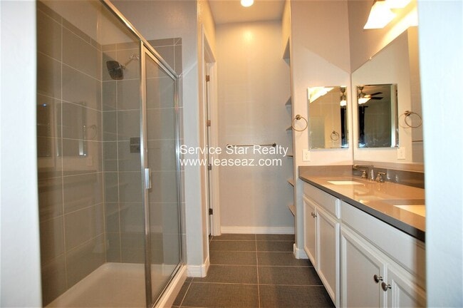 Building Photo - 7642 W Glass Ln