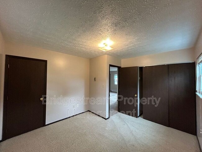 Building Photo - 43 Candlewood Ct