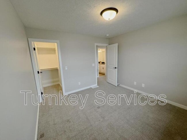Building Photo - 13812 S 52nd St