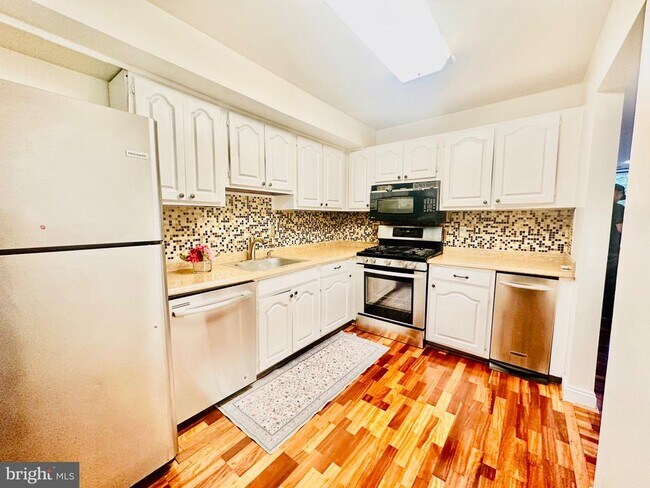 Building Photo - 732 Quince Orchard Blvd