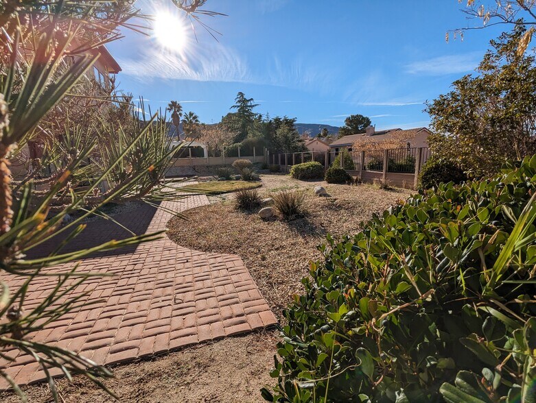 Building Photo - 42057 Parkmont Dr