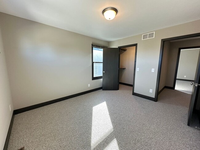 Building Photo - Newer Build - Four Bedroom Duplex in Caledonia!