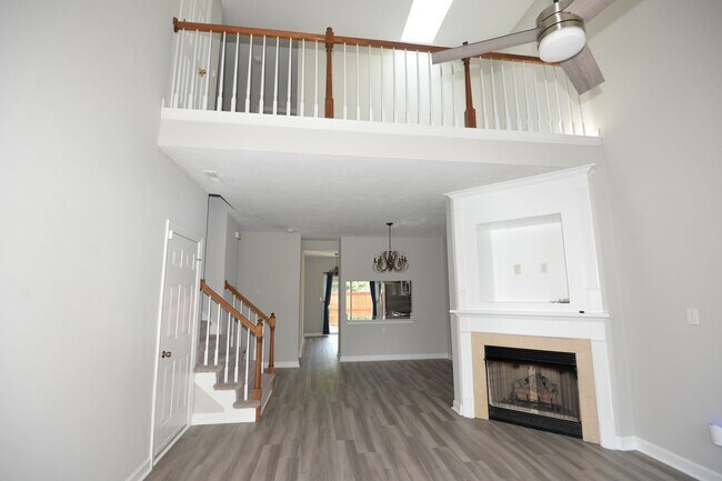 Building Photo - 2 Bedroom Townhome in Cypress Point North