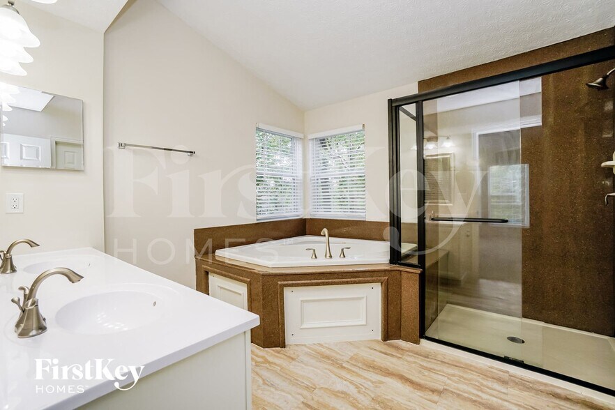 Building Photo - 5823 Birch Bark Ct