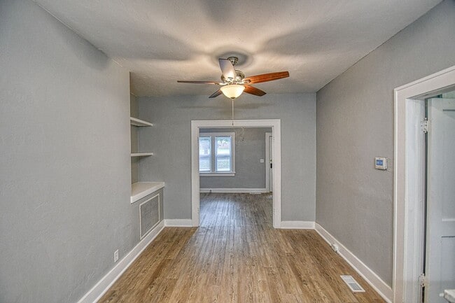 Building Photo - Newly Remodeled Campus Property!