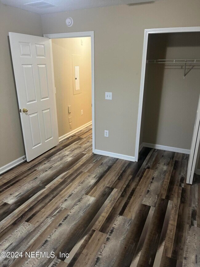 Building Photo - 6069 Maggies Cir