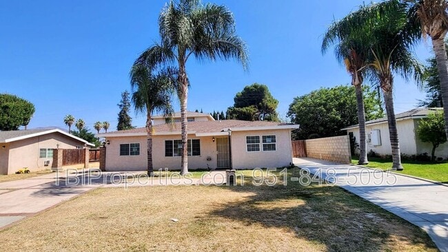 Building Photo - 6051 Vista De Oro