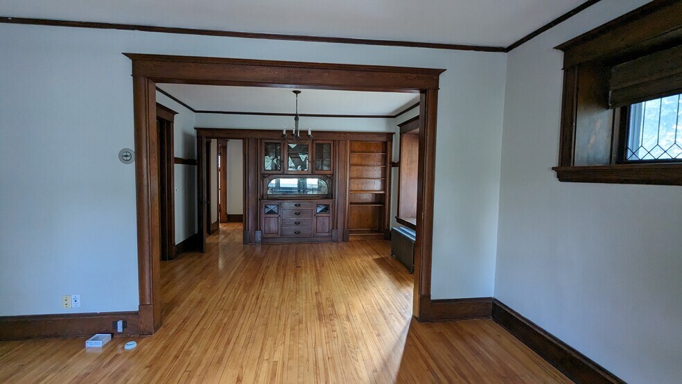 Building Photo - 3017 Knox Ave S