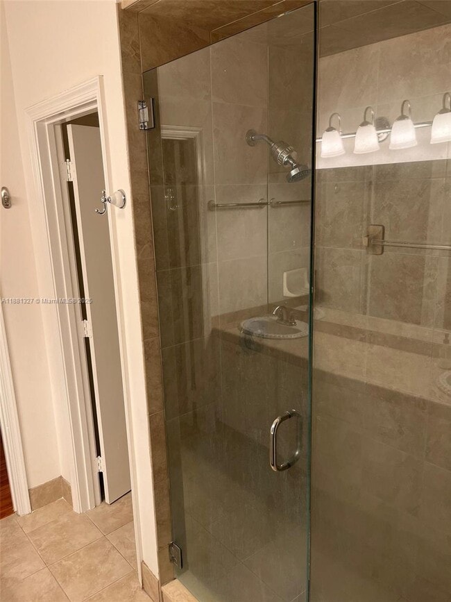 Building Photo - 7652 Pinewalk Dr S