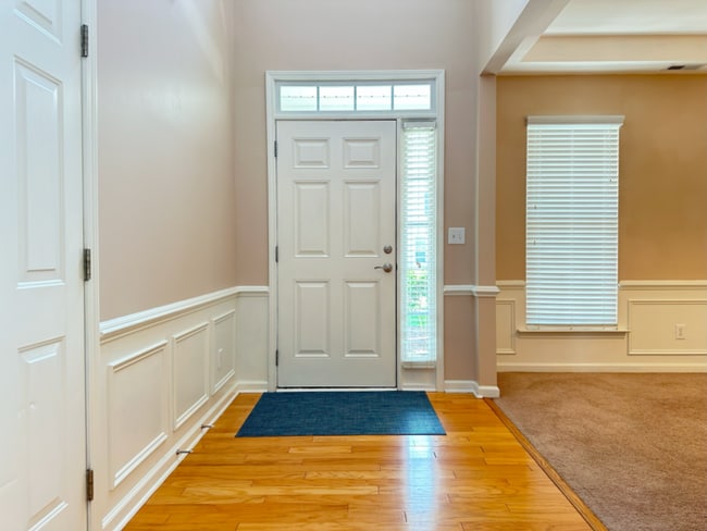 Building Photo - Charming Wakefield Home with First-Floor B...