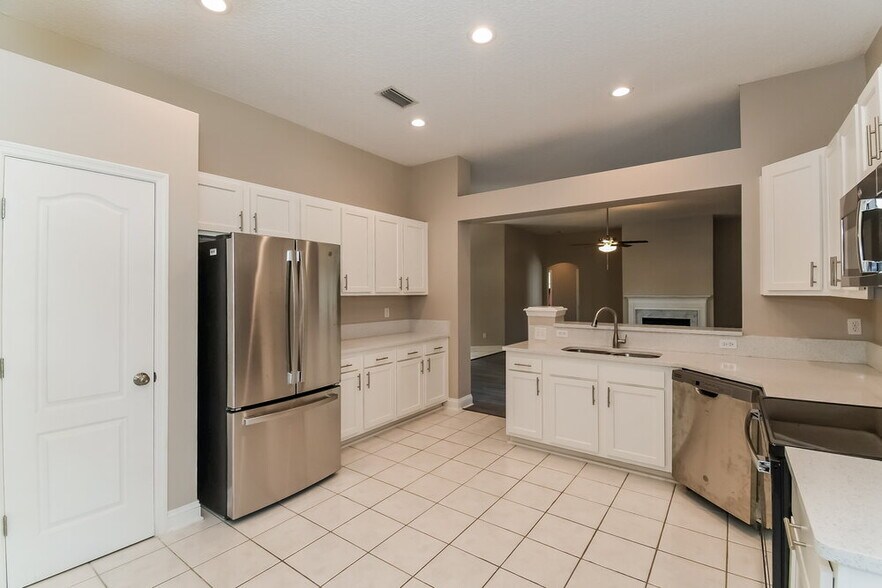 Building Photo - 9461 Maidstone Mill Dr E