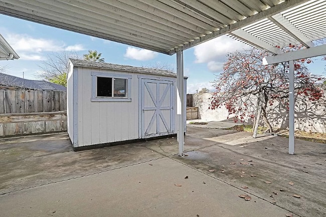 Building Photo - 1209 David Ct