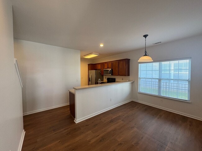 Building Photo - Charming 3/2.5 Easley Home Available Now!