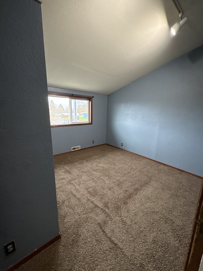 Building Photo - 1250 Hill St SE