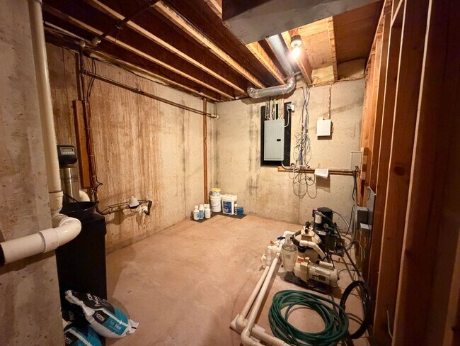 Building Photo - 87 Timberhill Dr