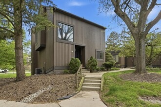 Building Photo - 18 Northwick Ct