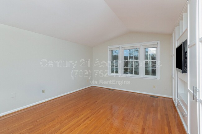 Building Photo - 7579 Cross Gate Ln