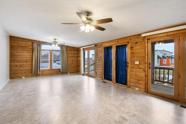 Building Photo - 118 Agape Wy